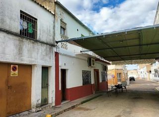 Appartamento in Calle peña 2a. Se vende piso okupa en c peña 2a de madrigalejo