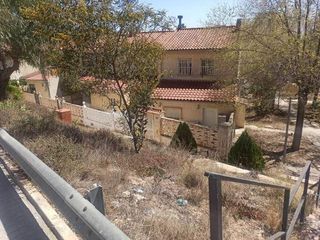 Maison à Calle tomillo 65. Se vende casa  okupa en c tomillo 65 de elda