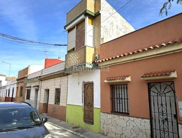 Foto 264553a5-4944-49e8-820b-5b2f71d3db7a. Casa adossada a calle italia a San Pedro-Gabriel Miró-María Guerrero Línea de la Concepción (La)