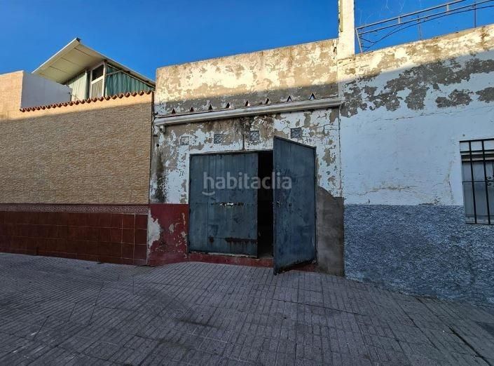 Foto b5f1a7d3-fc64-4955-8fb0-d22a6ab31c25. Casa adossada a avenida constitucion 78 a Rinconada (La)