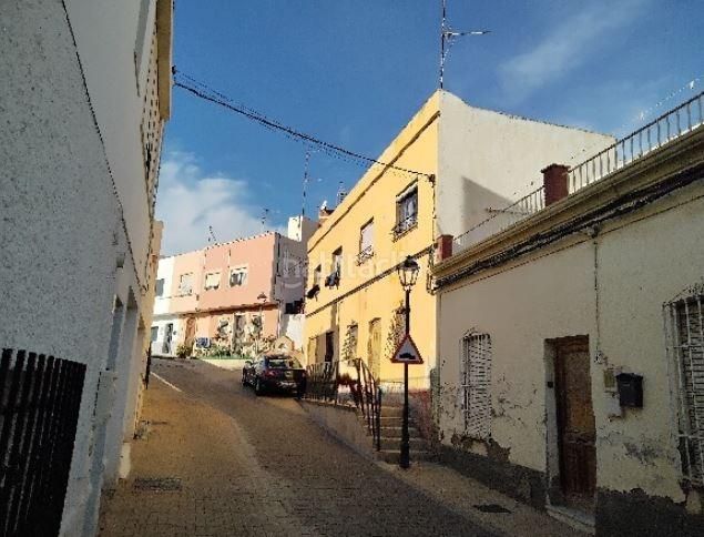 Foto a3319961-fdcc-4abc-b749-7f1a46742d0f. Casa a calle fuente la 10 a Rioja