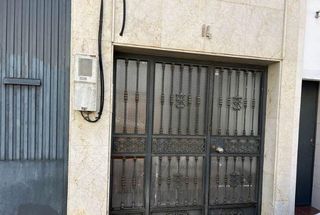 Piso en Calle tharsis. Se vende piso okupado en c tharsis  de huelva