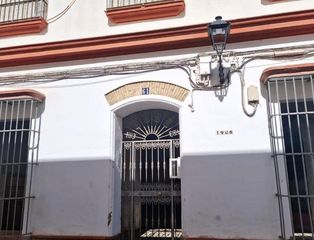 Casa adosada en Calle vaqueros. Se vende casa adosada okupa en calle vaqueros nº 72 puerto real