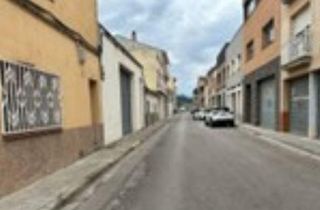 Etagenwohnung in Calle calle aurora 27. Se vende piso okupa en calle aurora 27 de vilanova del camí, bar