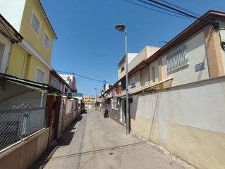 Reihenhaus in Alc conesa balanza-v cari 11. Se vende casa adosada okupa en c alc.conesa balanzav.cari 1