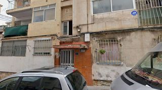 Pis a Calle  perla, de la 7. Se vende piso okupado en c perla, de la, 7 alicante alicante