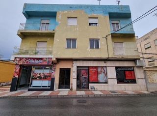 Pis a Avenida Luis Buñuel