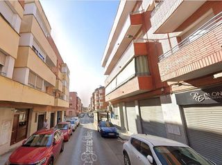 Pis a Carrer isaac albeniz d' 33. Se vende piso okupado en c isaac albeniz 33 de sant boi de llobr