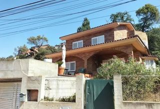 Haus in Carrer esquirols 16. Se vende casa okupada en calle esquirols 16 sant fost de campsen