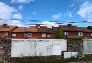 Semi detached house in Freixo-vilalonga sn. Se vende casa adosada okupa en c freixovilalonga sn de sanx