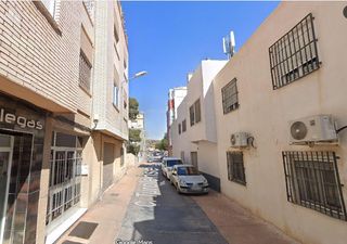 Flat in Calle turolense 37. Se vende inmueble alquilado en almería