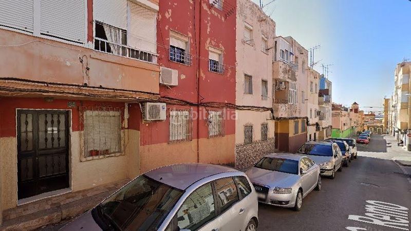 Foto 6999fc3a-2400-42a0-84bd-63bdea420cd6. Pis a calle remo 30 a La Chanca - Pescadería Almería