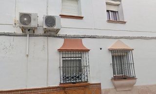 Pis a Calle  matacan 18. Se vende piso okupado en  calle matacan nº 18 san juan de aznalf