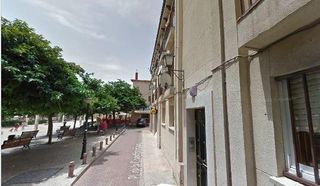 Appartement à Plaza constitucion. Se vende piso okupado en constitución nº 14 velilla de san anton