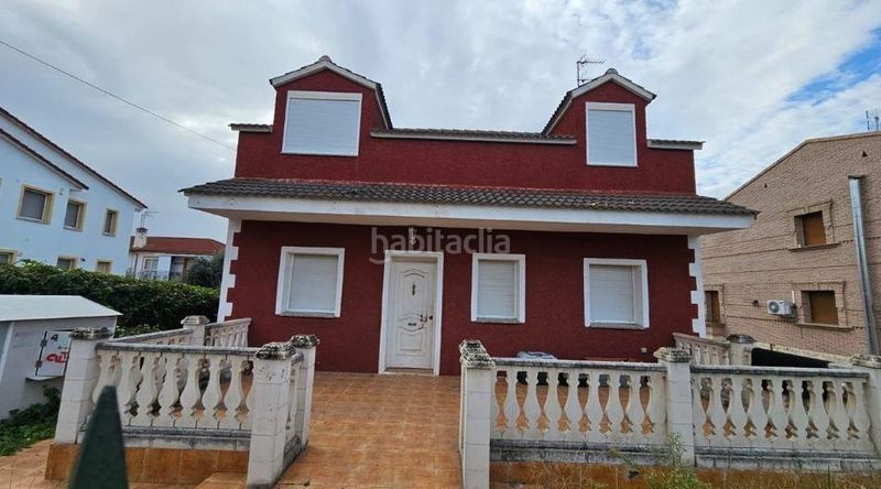 Foto 0c0092d9-612b-433b-ad9c-5d1d271c56d7. Casa a schiera in calle olmos 11 in Méntrida