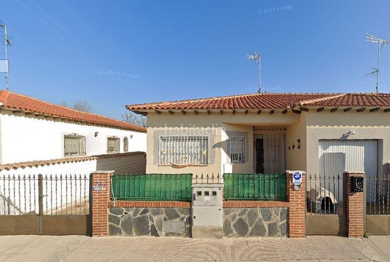 Foto b6e4076c-e294-48e1-9a54-f874f9338dce. Doppelhaus in calle rociante 13 in Villamiel de Toledo