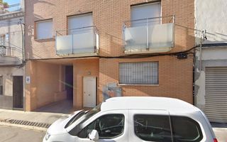 Pis a Santa lucia 67. Se vende inmueble alquilado en santa lucía 67 de terrassa, barce