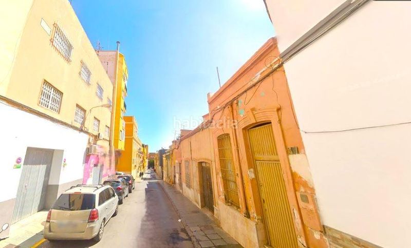 Foto 291cc5f7-7d60-4767-95cd-02382fe3a9a3. Pis a calle fragata a La Chanca - Pescadería Almería