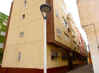 Flat in Calle fragata. Se vende piso okupa en c fragata  de almería