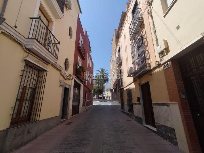 Foto a6fc8bd2-8603-4988-b455-a7a104e9698c. Pis a calle palacios a Centro Lucena