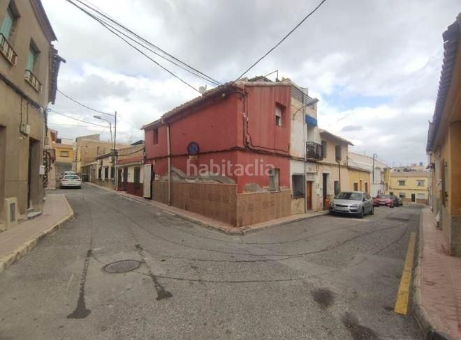 Foto 5c54861e-1305-4889-a6ea-8f162debc1a7. Casa adossada a calle montero 8 a Totana