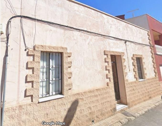 Foto 41a6fab3-0534-4486-90ee-a1eaa52db5a8. Casa adossada a calle cara 40 a La Chanca - Pescadería Almería