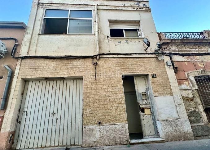 Foto b813e4bb-5f02-4b4e-8580-f4d6cf1bf361. Terreny residencial a calle corbeta 14 a La Chanca - Pescadería Almería