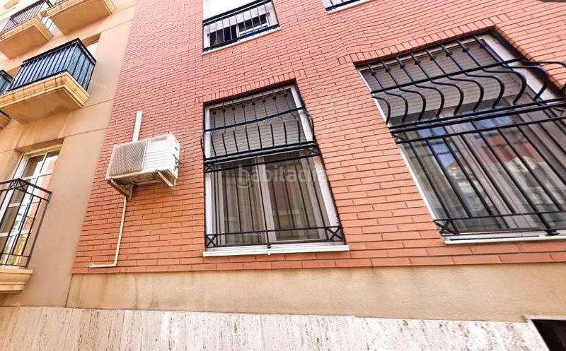 Foto 777c705c-5d69-42fa-94d4-047d4d4117ff. Pis a avenida mar del 0 a La Chanca - Pescadería Almería