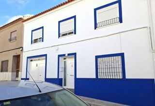 Semi detached house in Calle santa ana. Se vende casa adosada okupa en c santa ana  de campo de crip