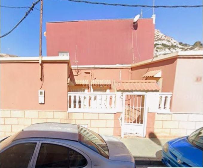 Foto 540579e6-1052-4069-8dd0-1224bc3b1100. Casa adossada a calle ruano 19 a La Chanca - Pescadería Almería