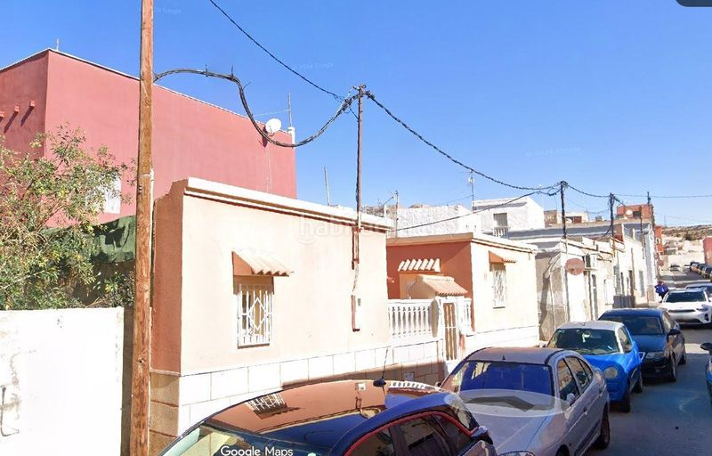 Foto fa07ecbf-ab78-4f03-8451-24bc19cdeee1. Casa adossada a calle ruano 19 a La Chanca - Pescadería Almería