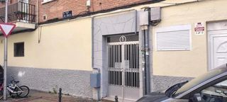 Piso en Calle rio arauca 1. Se vende piso okupado en c rio arauca 1 de madrid