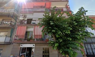 Flat in Carrer nuria 8. Se vende inmueble alquilado en premià de mar, barcelona.