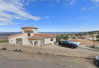Casa in Calle geranios  32. Se vende casa okupada en c geranios 32 de pego alicante