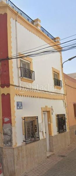 Foto 688860bf-cad7-464b-ad08-4cc7712bc647. Casa en calle jose gomez abad 20 se vende inmueble alquilado en Pechina