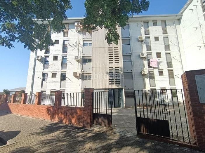Foto dd2bd8a5-9f68-459a-8718-3ce7298c7a36. Pis a calle motril a Sector Sur Córdoba