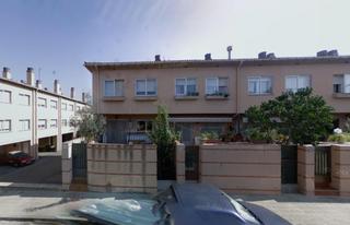 Maison jumelée  Carrer madiroles. Maravillosa casa adosada en manlleu barcelona okupada