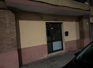 Appartement à Plaza corts catalanes 4. Se vende piso okupa en c plaza corts catalanes 4 de llagosta, ba