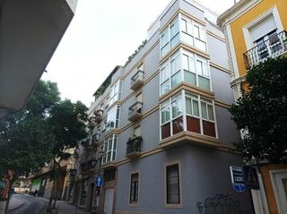Pis a Calle real 31. Se vende piso okupado en calle real almería