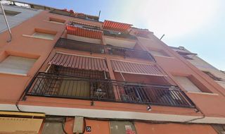 Pis a Primer de maig del 36. Se vende piso okupado en calle primer de maig nº 36 sant boi de