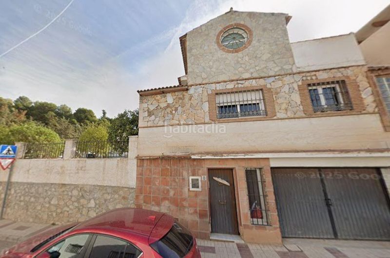Foto 8cb35fbc-bef2-4eaa-addf-b0e74f5f28ea. Casa a schiera in calle poeta cristobal sarmiento 8 in Málaga