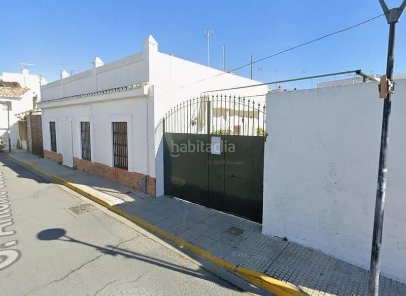 Foto c31bd195-807d-445e-a492-7628d8702563. Casa adossada a calle antonio cuesta 5 a Bollullos de la Mitación