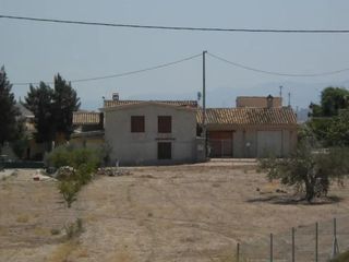 Casa  Diputación de parrilla polígono. Se vende casa cesión de remate en c  diputación de parrilla polí