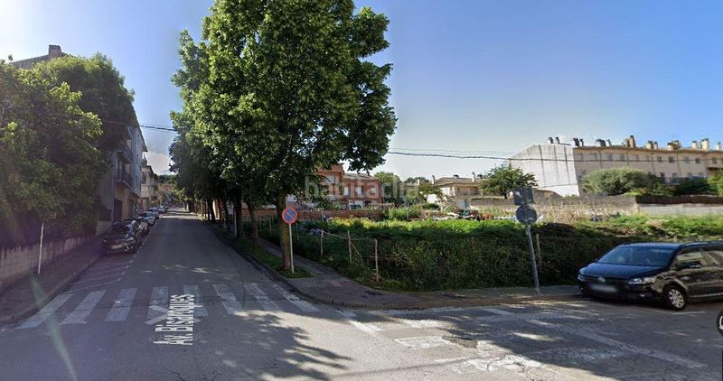 Foto 126c3c87-0de9-45bf-ad73-959b13e1a10d. Terreny residencial a avenida bisaroques a Olot