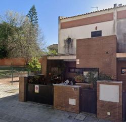Reihenhaus  Calle progreso (del) 12. Se vende casa adosada okupada situada en c del progreso 12, cast