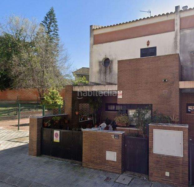 Foto 0fa32e8f-0baf-4892-90cd-b77013b2cf63. Casa adossada a calle progreso (del) 12 a Castilleja de la Cuesta