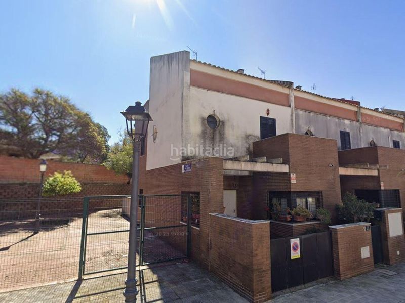 Foto 4985a46a-34df-46a0-96f8-486f596774d1. Casa adossada a calle progreso (del) 12 a Castilleja de la Cuesta