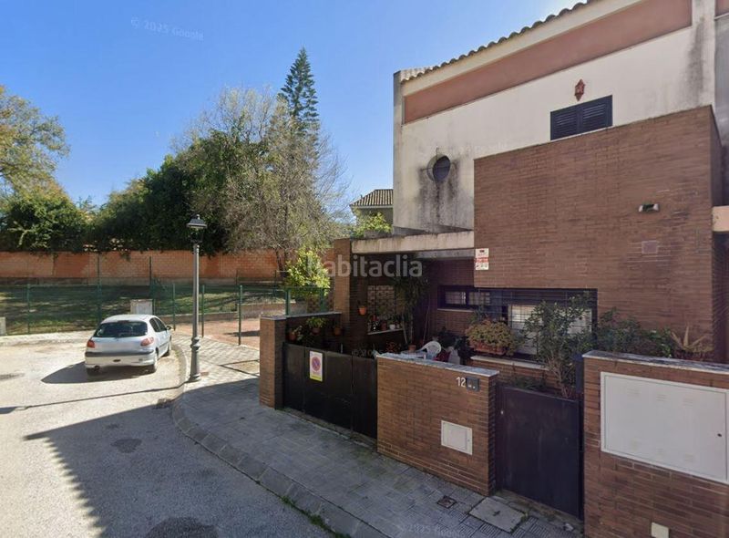 Foto b1097910-a2c0-4cc4-8cd3-a0c92c0ad663. Casa adossada a calle progreso (del) 12 a Castilleja de la Cuesta