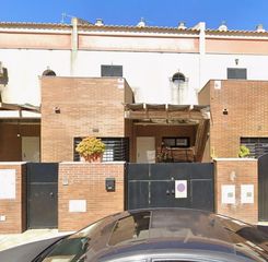 Reihenhaus  Calle progreso (del) 3. Se vende casa okupada adosada en c del progreso 3, castilleja de
