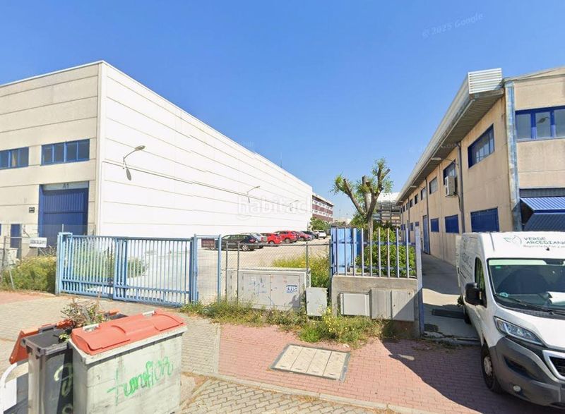 Foto f01cf5c4-ee76-4066-8b53-af197897c430. Industrial building in calle de san erasmo 33 in Villaverde Alto Madrid